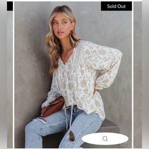 LIKE NEW // sage floral gypsy top with tassels